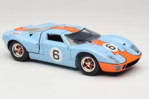 Ford GT40 Gulf #6 J. Ickx / J. Oliver 24 Hours of Le Mans 1969 Eagles Race 1:18 300600 Fém – 6. kép a 8-ből