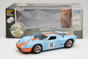 Ford GT40 Gulf #6 J. Ickx / J. Oliver 24 Hours of Le Mans 1969 Eagles Race 1:18 300600 Fém – 8. kép a 8-ből