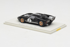 Ford GT40 Mk II #2 B. McLaren / C. Amon Shelby American Winner 24 Hours of Le Mans 1966 Spark 1:43 43LM66-O1 Gyanta – 3. kép a 4-ből