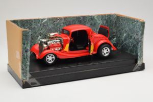 Ford High Tech Piros Lánggal American Muscle 1:18 7726 Fém – 2. kép a 4-ből