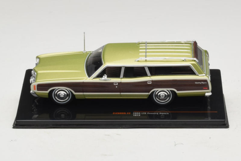 Ford LTD Country Squire Green Bronze IXO 1:43 CLC608N Fém