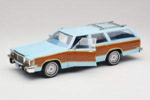 Ford LTD Country Squire Charlie's Angels Movie GreenLight 1:18 19066 Fém – 2. kép a 8-ből