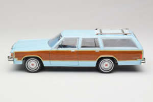 Ford LTD Country Squire Charlie's Angels Movie GreenLight 1:18 19066 Fém – 4. kép a 8-ből