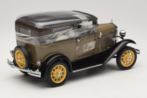 Ford Model A Tudor Chicle Drab Motor City 1:18 41003 Fém – 2. kép a 6-ből