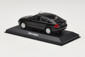Ford Mondeo Mk3 Fekete Minichamps 1:43 MONDEO004 Fém – 3. kép a 4-ből