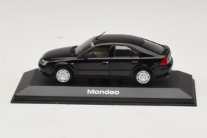 Ford Mondeo Mk3 Fekete Minichamps 1:43 MONDEO004 Fém