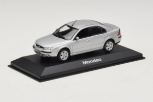 Ford Mondeo Mk3 Szedán Ezüst Minichamps 1:43 MONDEO005 Fém – 2. kép a 4-ből