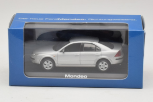 Ford Mondeo Mk3 Szedán Ezüst Minichamps 1:43 MONDEO005 Fém – 4. kép a 4-ből