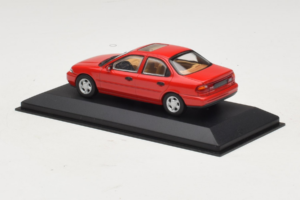Ford Mondeo Mk1 Szedán Piros Minichamps 1:43 82000 Fém – 3. kép a 4-ből
