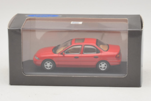Ford Mondeo Mk1 Szedán Piros Minichamps 1:43 82000 Fém – 4. kép a 4-ből