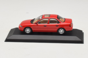 Ford Mondeo Mk1 Szedán Piros Minichamps 1:43 82000 Fém