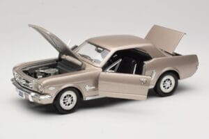 Ford Mustang 1964 1/2 Ezüst Mira 1:18 6127 Fém – 2. kép a 8-ből