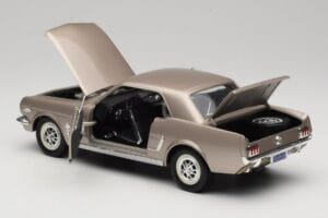 Ford Mustang 1964 1/2 Ezüst Mira 1:18 6127 Fém – 5. kép a 8-ből