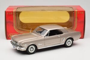 Ford Mustang 1964 1/2 Ezüst Mira 1:18 6127 Fém – 8. kép a 8-ből
