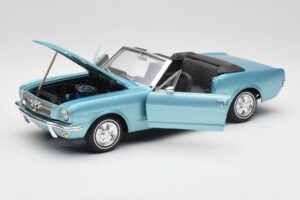 Ford Mustang Kabrió Arcadian Blue Revell 1:18 8832-F1 Fém – 2. kép a 8-ből