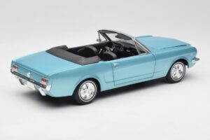 Ford Mustang Kabrió Arcadian Blue Revell 1:18 8832-F1 Fém – 3. kép a 8-ből