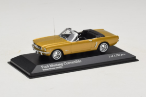 Ford Mustang Kabrió Arany Minichamps 1:43 400082432 Fém – 2. kép a 4-ből