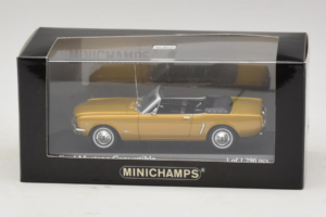 Ford Mustang Kabrió Arany Minichamps 1:43 400082432 Fém – 4. kép a 4-ből