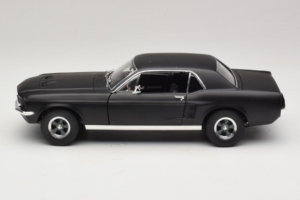 Ford Mustang Creed Movie GreenLight 1:18 13611 Fém – 4. kép a 8-ből