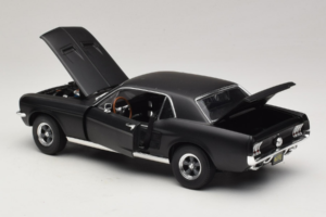Ford Mustang Creed Movie GreenLight 1:18 13611 Fém – 5. kép a 8-ből