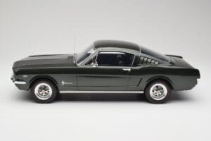 Ford Mustang Fastback Ivy Green Otto 1:12 G079 Gyanta – 3. kép a 6-ből