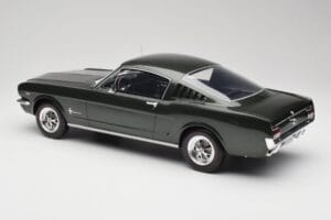 Ford Mustang Fastback Ivy Green Otto 1:12 G079 Gyanta – 5. kép a 6-ből