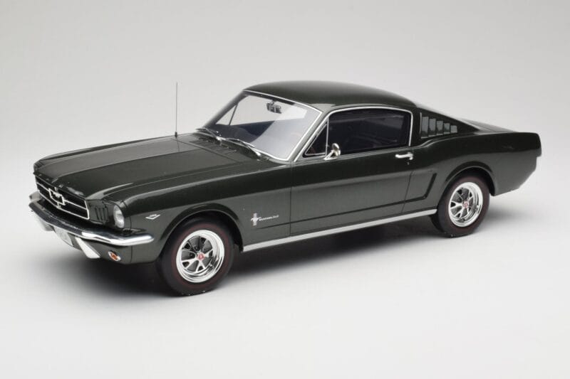 Ford Mustang Fastback Ivy Green Otto 1:12 G079 Gyanta