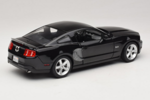Ford Mustang GT Fekete Drive Movie GreenLight 1:18 13609 Fém – 3. kép a 8-ből
