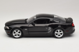 Ford Mustang GT Fekete Drive Movie GreenLight 1:18 13609 Fém – 4. kép a 8-ből