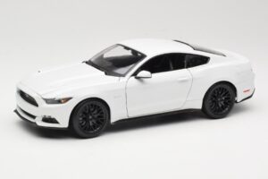 Ford Mustang GT S550 Fehér Maisto 1:18 31197 Fém