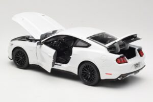 Ford Mustang GT S550 Fehér Maisto 1:18 31197 Fém – 5. kép a 8-ből
