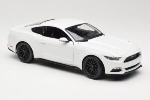 Ford Mustang GT S550 Fehér Maisto 1:18 31197 Fém – 6. kép a 8-ből