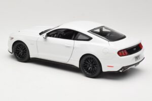 Ford Mustang GT S550 Fehér Maisto 1:18 31197 Fém – 7. kép a 8-ből