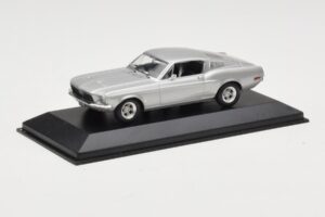 Ford Mustang GT Ezüst Minichamps 1:43 FORD001 Fém – 2. kép a 4-ből