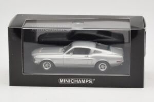 Ford Mustang GT Ezüst Minichamps 1:43 FORD001 Fém – 4. kép a 4-ből