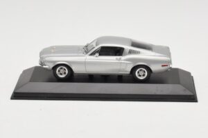 Ford Mustang GT Ezüst Minichamps 1:43 FORD001 Fém
