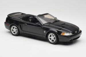 Ford Mustang GT SN95 Kabrió Fekete Maisto 1:18 50328 Fém – 6. kép a 8-ből