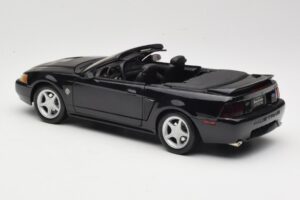 Ford Mustang GT SN95 Kabrió Fekete Maisto 1:18 50328 Fém – 7. kép a 8-ből