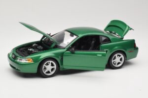 Ford Mustang GT SN95 Zöld Maisto 1:18 50326 Fém – 2. kép a 8-ből
