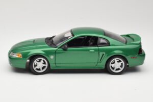 Ford Mustang GT SN95 Zöld Maisto 1:18 50326 Fém – 4. kép a 8-ből