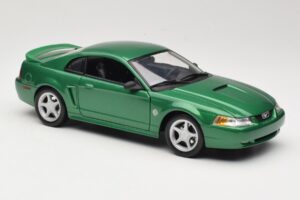 Ford Mustang GT SN95 Zöld Maisto 1:18 50326 Fém – 6. kép a 8-ből