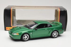 Ford Mustang GT SN95 Zöld Maisto 1:18 50326 Fém – 8. kép a 8-ből