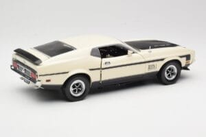 Ford Mustang Mach 1 Fehér Sun Star 1:18 3602 Fém – 3. kép a 8-ből
