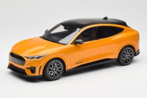 Ford Mustang Mach-E GT Performance Cyber Narancssárga Otto 1:18 OT983 Gyanta