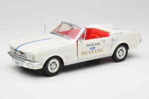 Ford Mustang Pace Car Wimbledon White Solido 1:18 81578 Fém