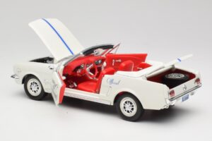 Ford Mustang Pace Car Wimbledon White Solido 1:18 81578 Fém – 5. kép a 8-ből