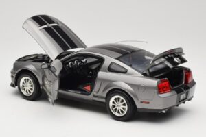 Ford Mustang S197 Shelby GT500 40th Anniversary Szürke Shelby Collectibles 1:18 DC075005 Fém – 5. kép a 8-ből