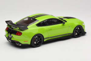 Ford Mustang Shelby GT500 S550 Zöld GT Spirit 1:18 GT803 Gyanta – 2. kép a 6-ből