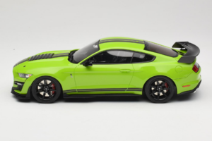 Ford Mustang Shelby GT500 S550 Zöld GT Spirit 1:18 GT803 Gyanta – 3. kép a 6-ből