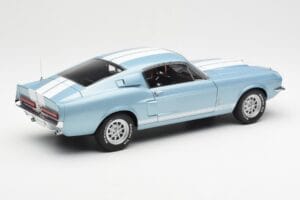 Ford Mustang Shelby GT500 Világoskék Metálfényű Fehér Csíkokkal AUTOart 1:18 72907 Fém – 3. kép a 8-ből